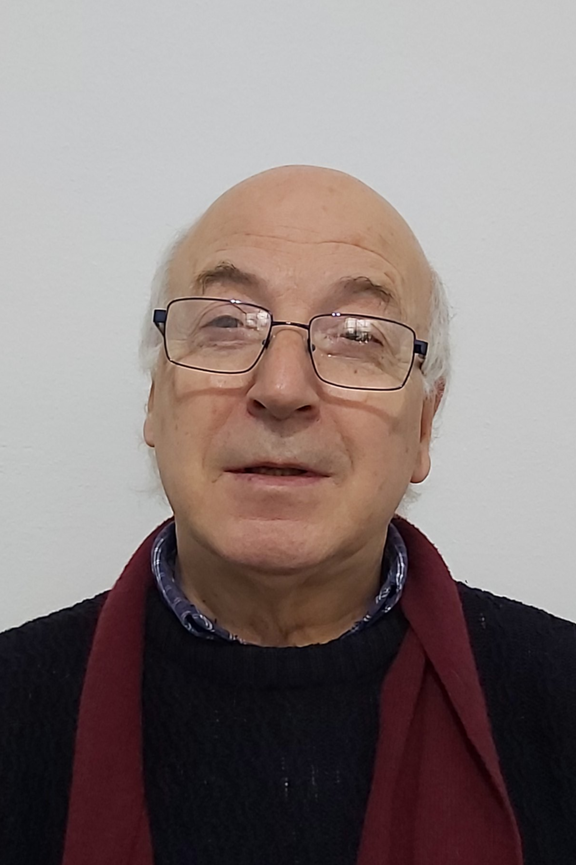 Dr. Jorge Reyna Almandos